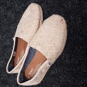 Toms women's slipon shoes